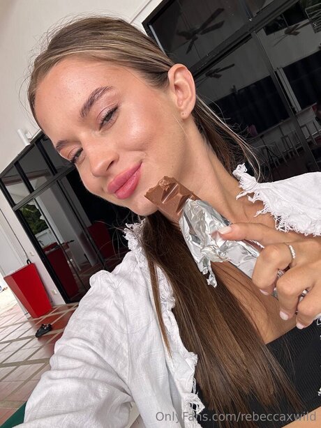 Rebeccaxwild 高品質のポルノスター 画像