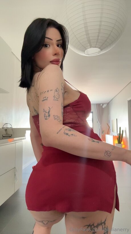 エモな痴女オンリーファンズ ホットヌード 写真