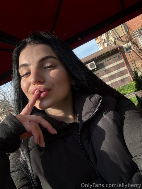 Ellyberry ポルノスター 独占 アーカイブ