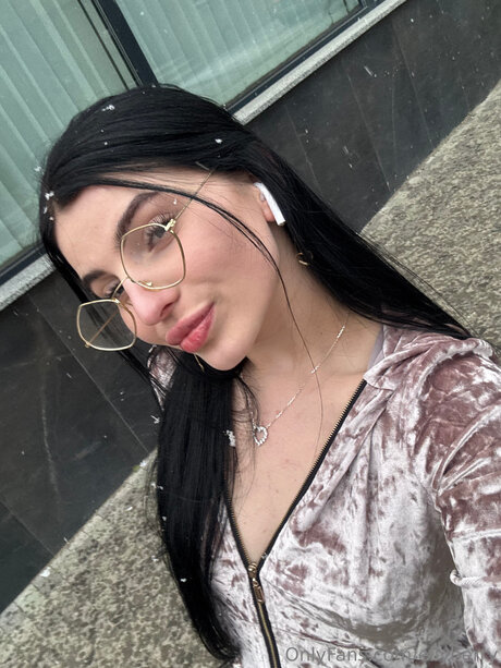 Ellyberry 高品質モデル 写真