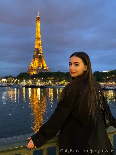 ボディビルダーヌードオンリーファンズ ホットヌード 写真