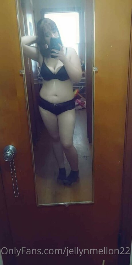 ベビーシッターオンリーファンズ エロチック ギャラリー