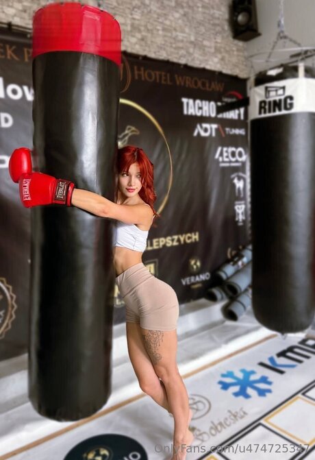 Aariel Leiira 女優 ギャラリー