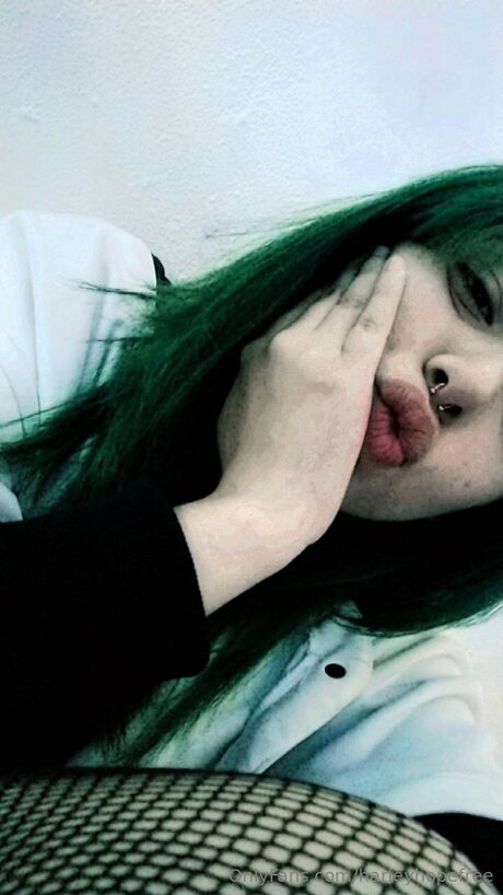 足 熟女 オンリーファンズ 美しい裸 写真