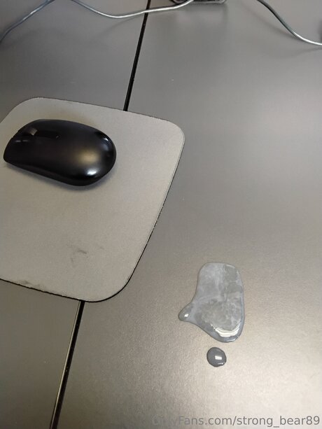 Strong Bear89 ポルノスター ヌード 画像