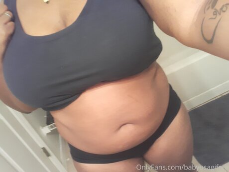 ボディビルダーヌードオンリーファンズ 裸 画像