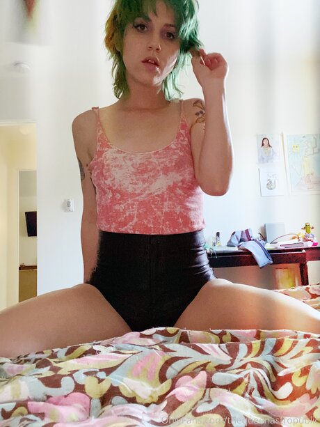 Thequeenastropublic xxxモデル 写真