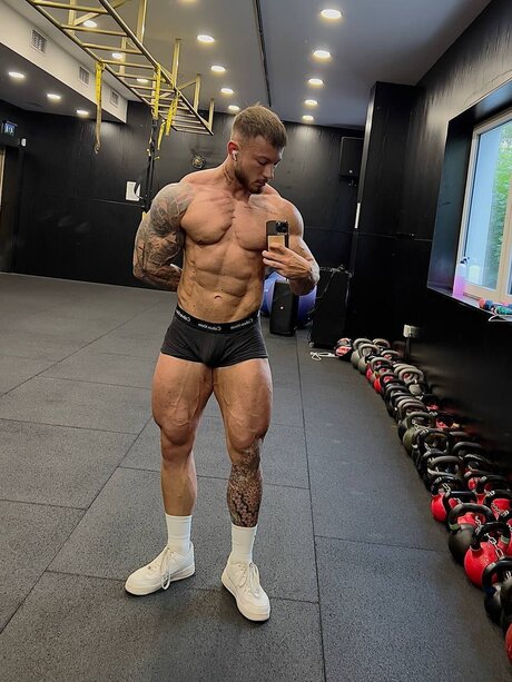 Gordon Sam ポルノモデル 写真