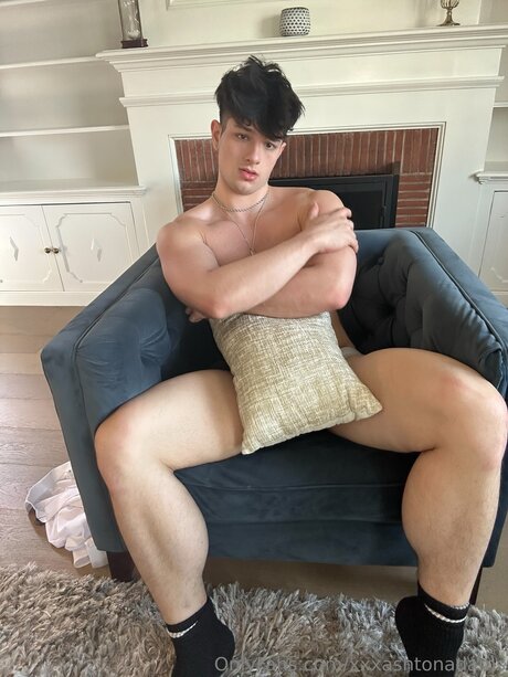 Ashtonadamsx ホットなモデル 写真