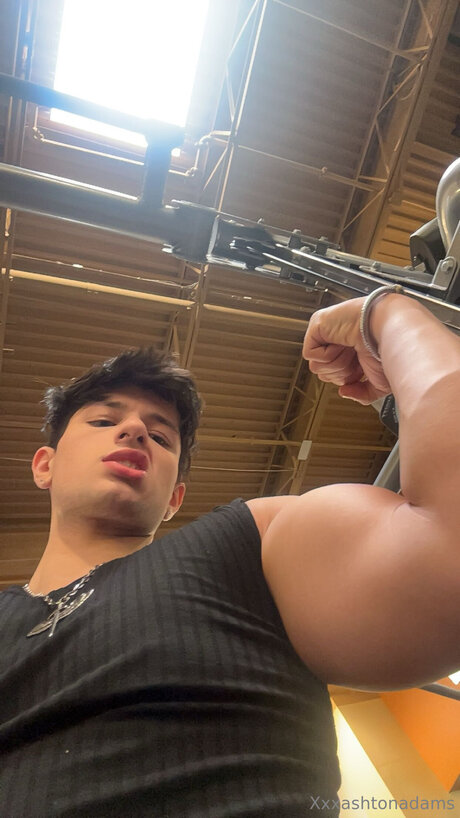 Ashtonadamsx エロティックなスター 写真