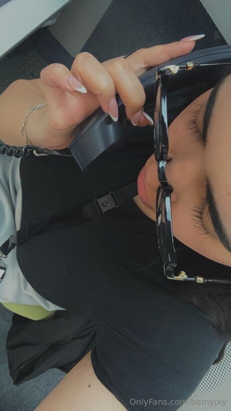 Bemyjxy ポルノスター 写真