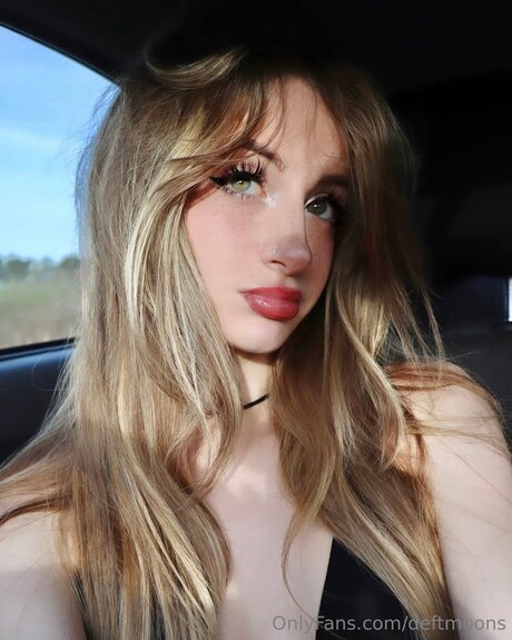 Deftmoons スター xxx 写真