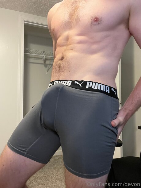 Qevon ポルノスター セックス 写真