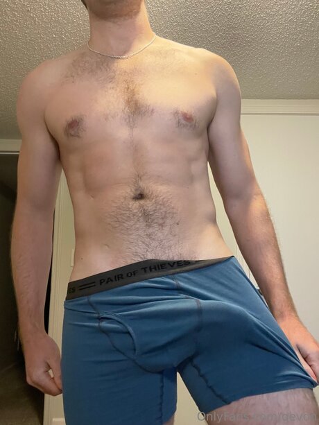 Qevon アダルトモデル 画像