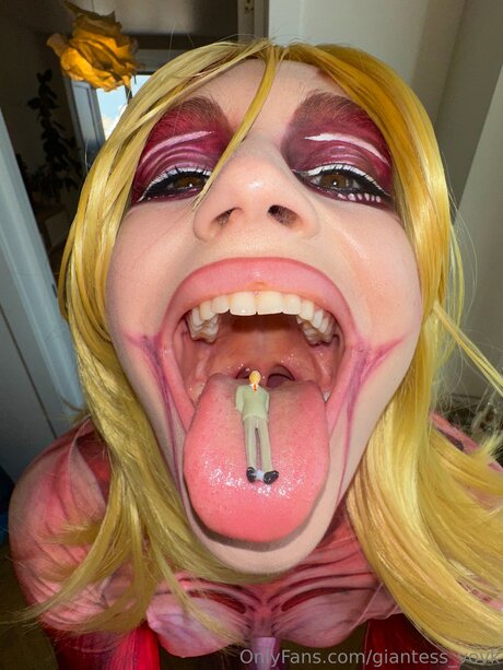 Giantess Vovk 最高の女優 画像