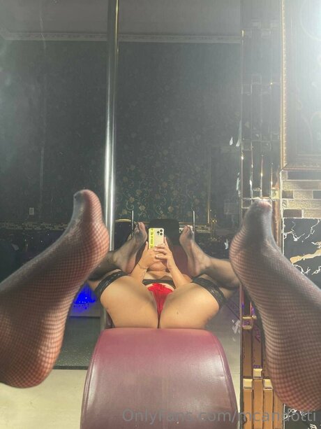 Mcandotti ポルノスター 写真