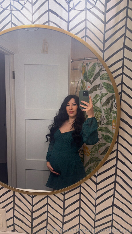 Lenadanzarafreepage モデル 写真