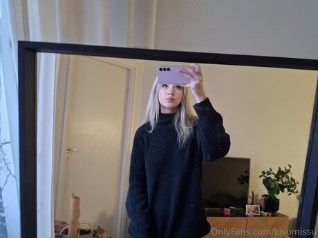 巨乳ストリップオンリーファンズ セクシーヌード 写真