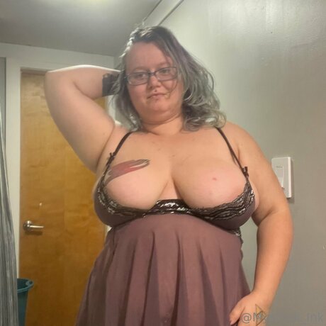 Mystical Ink セックスポルノスター 写真