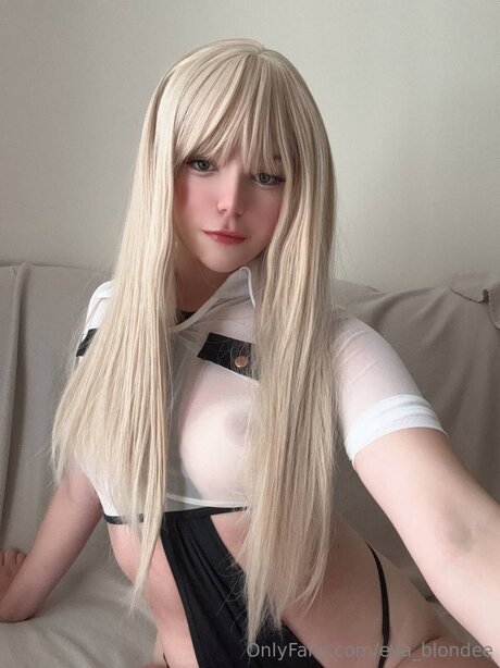 Eva Blondee エロティックなモデル 写真