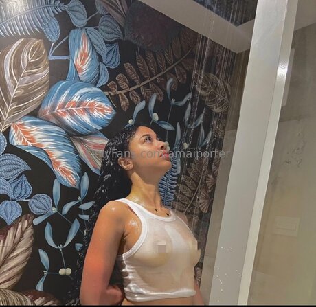 Amaiporter 裸のモデル 写真