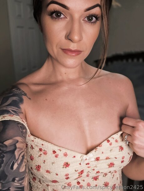 Spicy Lemon2425 スター ヌード 写真