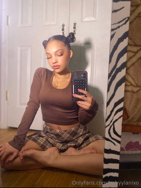 Babyylanixo ポルノスター トップ 写真