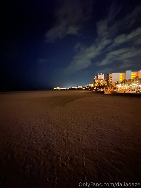 濃厚なヌードオンリーファンズ ポルノ 写真