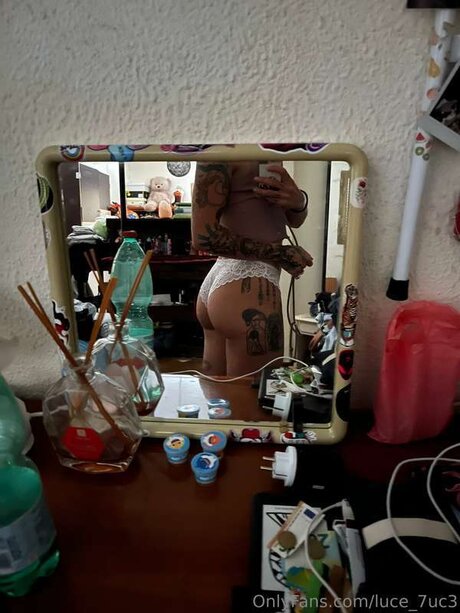 Luce 7uc3 ヌードのポルノスター 写真