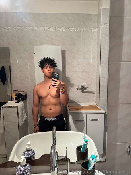 Donquiel19 ポルノスター xxx 写真