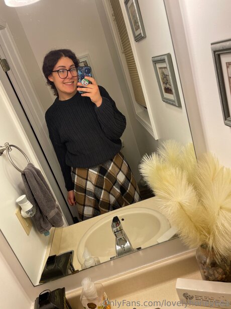 Lovelyhoneybea ホットなモデル ギャラリー