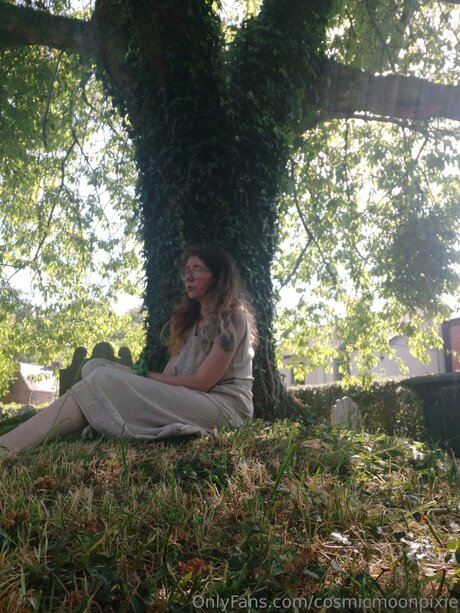 Cosmicmoonpixie 裸のスター 写真