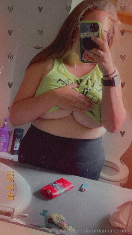 Noturdamnmommy ホットなモデル 画像