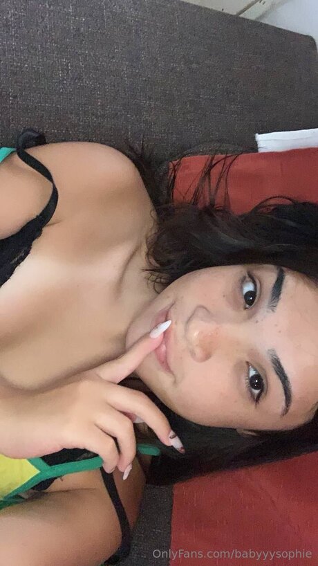 Babyyysophie ホットモデル 写真