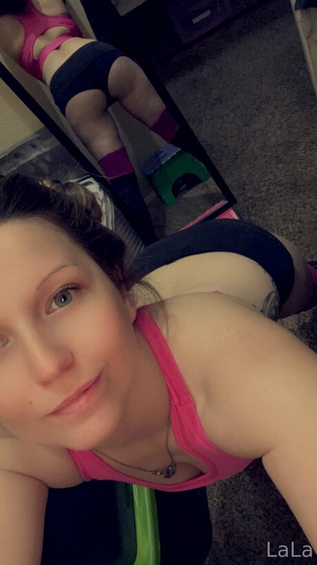 Goldengurl999 ポルノスター トップ 写真