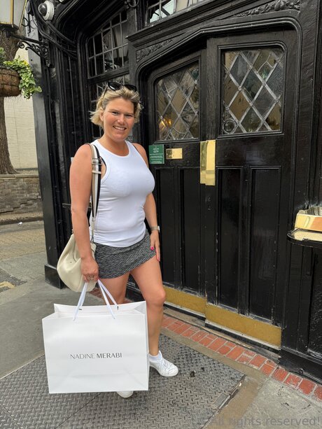 asmr ジンジャー オンリーファンズ エロチック 画像