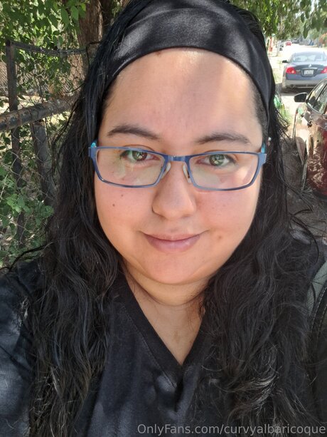 Curvyalbaricoque ヌードスター 写真