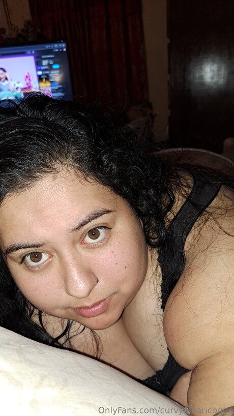 Curvyalbaricoque エロティックモデル 画像