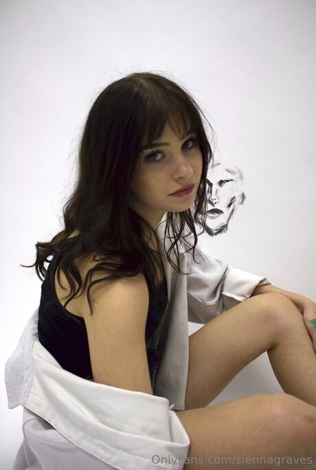 Siennagraves xxxスター 画像
