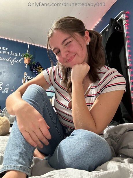 黒髪の熟女オンリーファンズ ホットセックス 画像