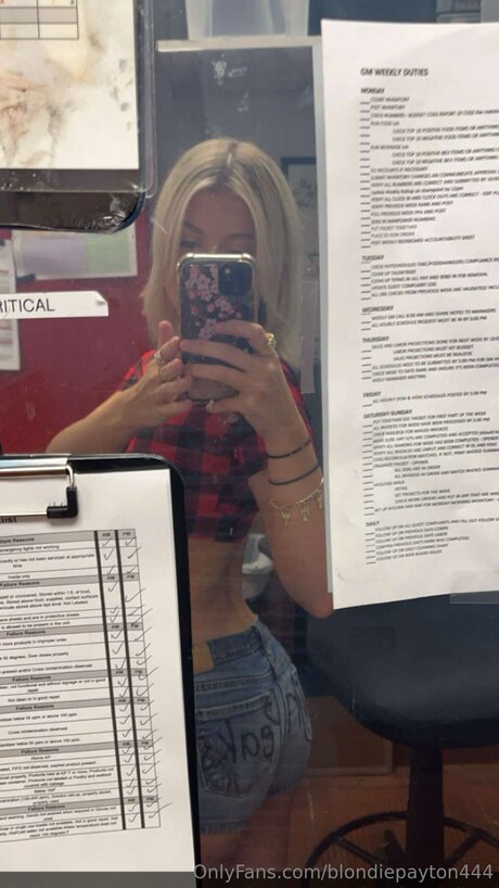 Blondiepayton444 トップ女優 写真