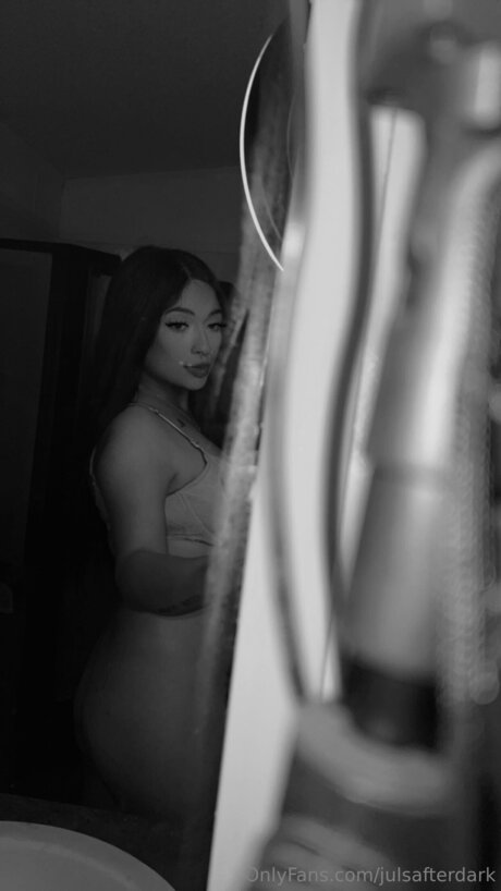 アラブの女の子オンリーファンズ セクシー 写真