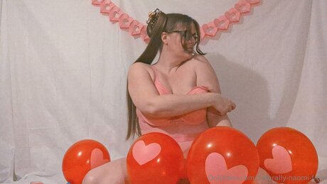 Naturally Naomi Free ポルノスター セクシー 写真