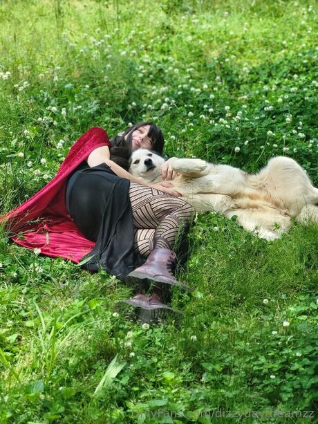 いちごミルクオンリーファンズ ホットヌード 写真