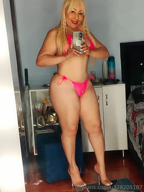 U328205107 ポルノモデル 写真