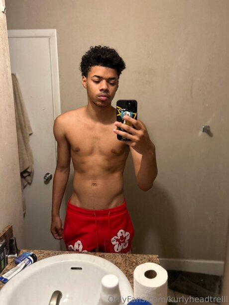 Kurlyheadtrelll 高品質モデル 写真