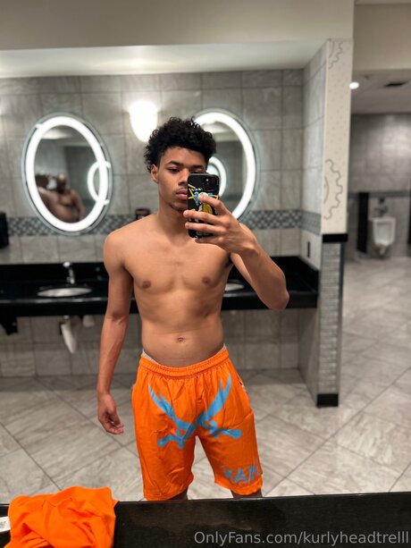 Kurlyheadtrelll 美しいモデル ギャラリー