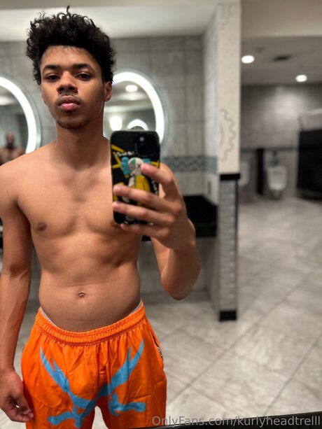 コスプレ フェムボーイ オンリーファンズ 無料裸 写真