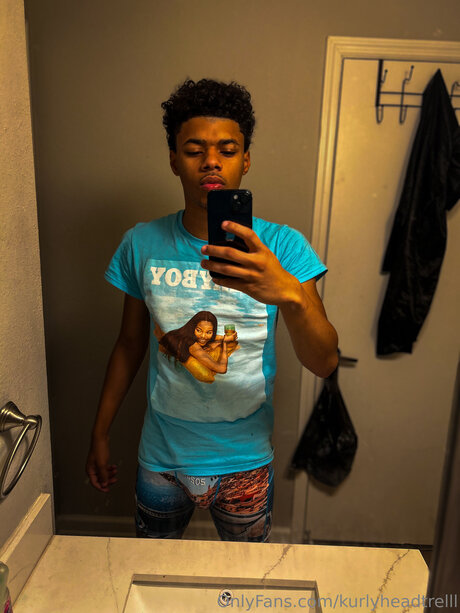 Kurlyheadtrelll 無料モデル 写真