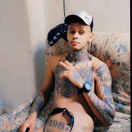 Krawli ポルノスター 可愛い 写真